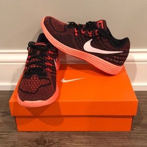 Nike NWT LunarTempo 2 Run Sz 7